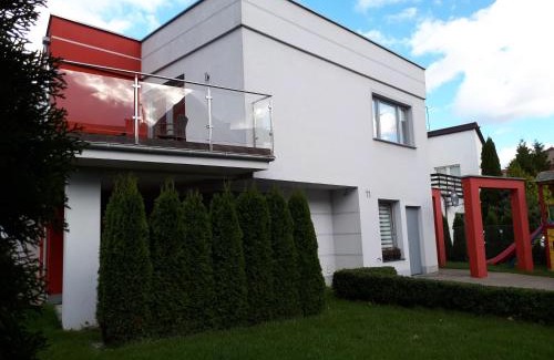 Kolobrzeg Apartment | Family-Friendly Bela: Rooms with Kitchenettes & Apartments