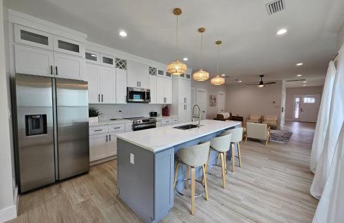 Foley House | Discover Bela House: Family and Pet-Friendly Retreat
