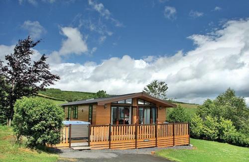 Llanfair Caereinion Resort | Belan Bach Lodges: Family-Friendly Retreat with Top Ratings
