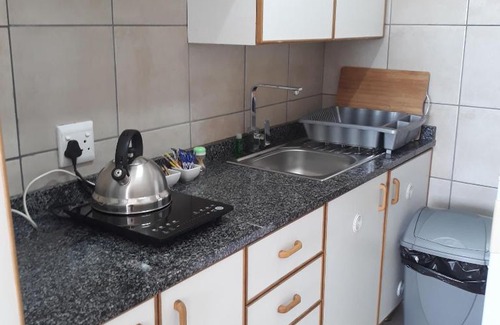 Port Shepstone Apartment | Cozy Belavista Cottage with Ocean View in Sunwich Port