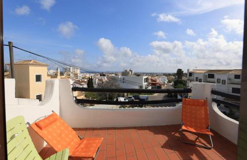 Ameijeira Apartment | Belavista Torraltinha Flat: Oceanfront Bliss for Families