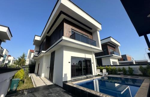Belek Villa | Belek Emlak: Guest Rated 9/10 with Oceanfront Pool Access