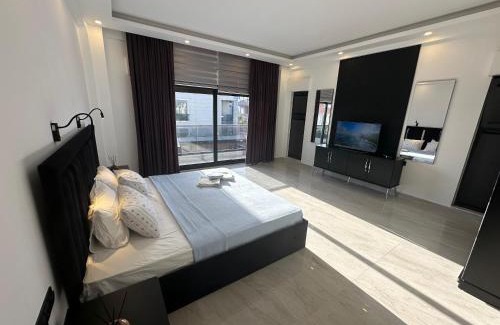 Belek Villa | Belek Emlak: Guest Rated 9/10 with Oceanfront Pool Access