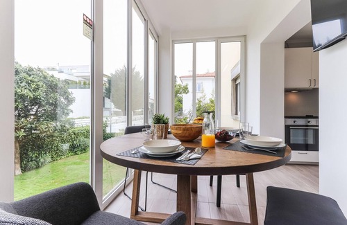 Belem Apartment | Elegant Belem Boutique VI: Family-Friendly with Kitchen