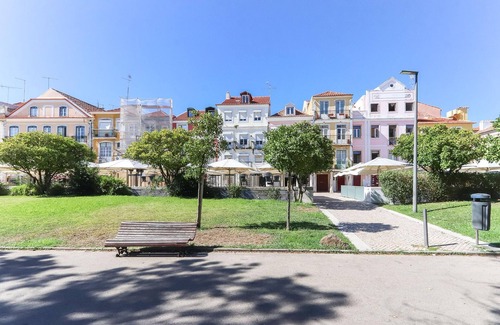 Belem Apartment | Discover Belem Prestige: Family-Friendly with Breakfast Included