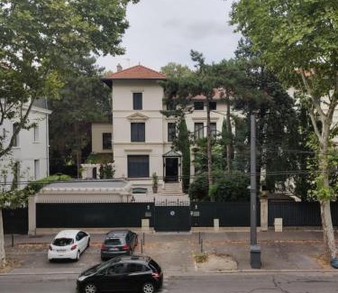 6th Arrondissement Apartment | Family-Friendly Escape at Belges - Guest Rated 8.6/10