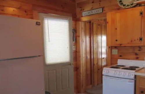 Belgrade Cabin | Waterfront Cottage at Belgrade Lakes with Ocean View
