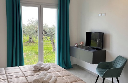 Castelvetrano Bed & Breakfast | Belice Garden - Olive Green Room