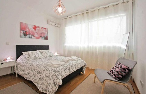 Tavira Apartment | Dream Apart: 4-Star Stay with Pool for Family Fun