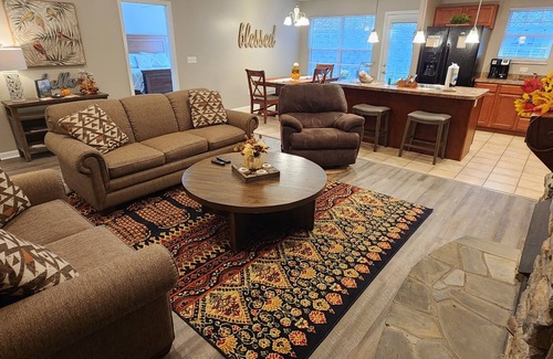 Pigeon Forge Cottage | Conveniently Located Near Pigeon Forge with Great Amenities!