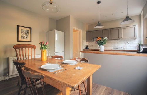 Alfriston Cottage | Bell Cottage: 10/10 Rated with Pet-Friendly Amenities
