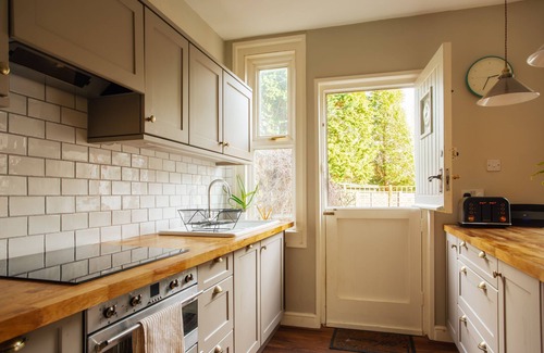 Alfriston Cottage | Bell Cottage: 10/10 Rated with Pet-Friendly Amenities