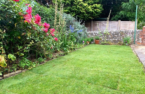Alfriston Cottage | Bell Cottage: 10/10 Rated with Pet-Friendly Amenities