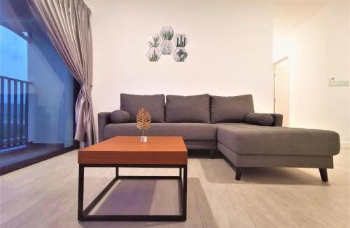 Kota Warisan Apartment | Discover Comfort in Sepang: 4-Star Apartments with Pool