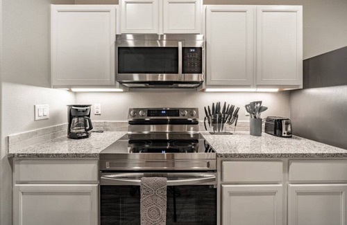 Lubbock House | Unforgettable Stay at Bell Farms Retreat - Pet Friendly & More