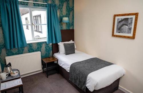 Tewkesbury Hotel | Relax at Bell Hotel with Family-Friendly Amenities
