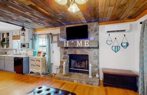 Morganton House | Bell House: Guest Rated 10/10 with Pool & Pet Friendly
