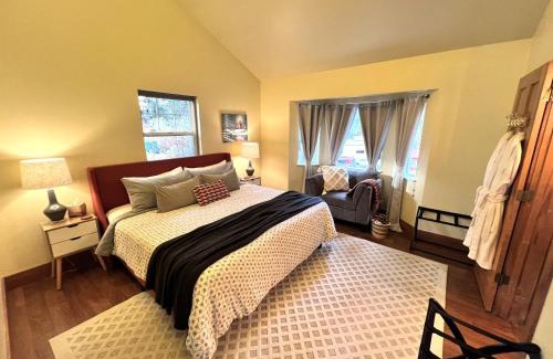 Bear Creek Bed & Breakfast | Experience Relaxation at Bell In The Woods B&B - 4 Star Stay