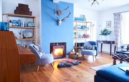 Birdham House | Exceptional Stay at Bell Lodge: 4-Star Comfort Awaits