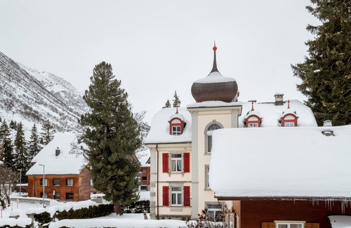 Andermatt Apartment | Bell-Son Apartment: Comfort Steps from the Ski Cabin