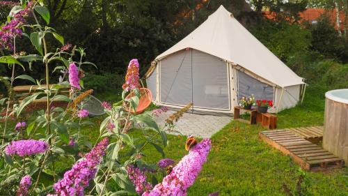 Nederweert-Eind Other | Cozy Bell Tent Retreat in a Food Forest with Hot Tub