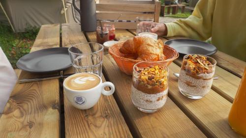 Nederweert-Eind Other | Cozy Bell Tent Retreat in a Food Forest with Hot Tub