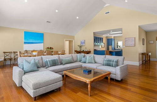 Berry House | Premier Stay at Bella Casa - Pool, Breakfast & Family Friendly