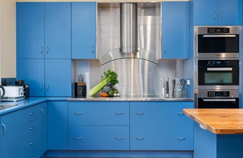 Berry House | Premier Stay at Bella Casa - Pool, Breakfast & Family Friendly