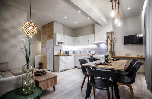 Stalida Apartment | Beachfront Bella Casa: 4-Star Stay with Ocean Views