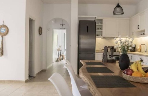 Pitsidia House | Discover Bella Casa Pitsidia with Breakfast & Family Comfort