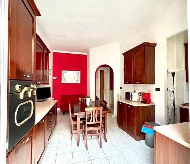 Parella Apartment | Bella House: Steps from Metro, Pet and Child Friendly Stay