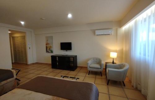 Playa Coronado Hotel | Elegant Bella Suite with Ocean View in Coronado
