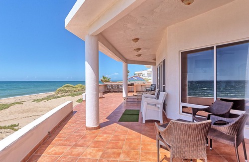 Brisas del Golfo House | Discover Bella Mareas: Beachfront Paradise with Ocean Views