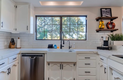 Paso Robles House | Discover Bella Noche Hilltop Ranch: Scenic Retreat with Breakfast