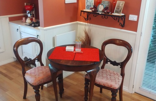 Bright Cottage | Delightful Bella Rouge Cottage with Breakfast & Kitchen Access