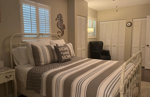 Stuart Bed & Breakfast | Discover Bella's B&B: Tropical Escape with Ocean View