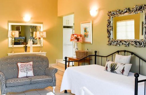 Vryheid Bed & Breakfast | Cozy Bella's B&B: 4-Star Stay with Pool & Breakfast