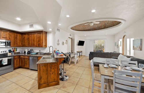 Sandy Beach Condo | Bella Sirena Ocean View Retreat with Spa & Hot Tub
