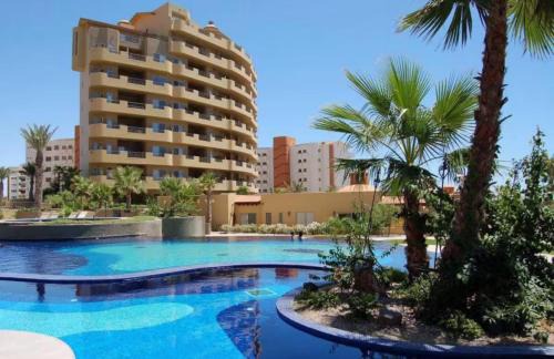 Sandy Beach Resort | Bella sirena Resort 2Rec condo con albercas y playa