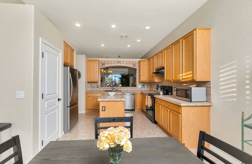 The Bluffs House | Tranquil Bella View Resort: Relax in Style with Exclusive Amenities