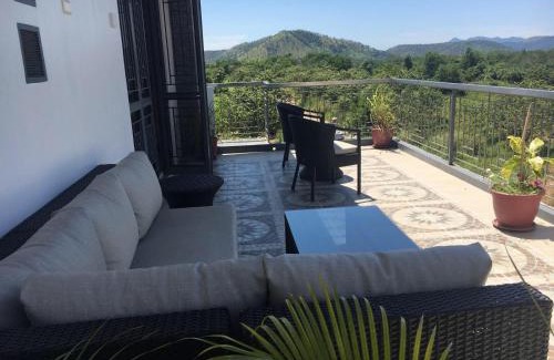 Coron Resort | Pet-Friendly Bella Villa Coron with Oceanfront Spa & Views