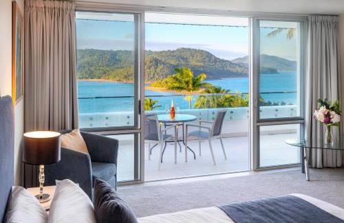 Hamilton Island Apartment | Discover Bella Vista East 5: Oceanview & Family-Friendly Fun