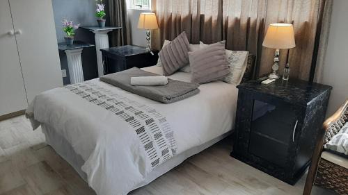 La Lucia House | Tranquil Bella Vista Guest House with Ocean View & Pool