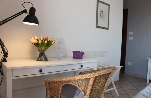 Montecorvino Pugliano Bed & Breakfast | Charming Bella Vista B&B: Guest Rated 9/10 with Breakfast