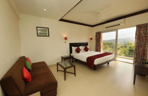 Mahabaleshwar Hotel | Relax at Bella Vista Mahabaleshwar with Pool & Ocean Views