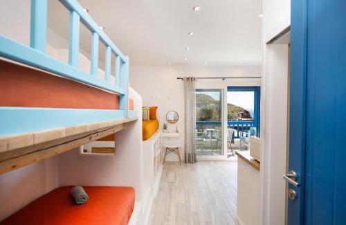 Moutsouna Apartment | Discover Bella Vista Mare: Oceanfront Family Retreat