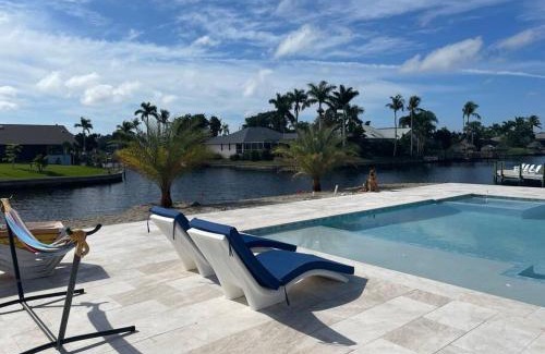 Caloosahatchee House | Unforgettable Bella Vista on the Gulf with Oceanfront Views