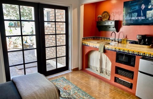 La Joya Cottage | Bella Vista: Relaxation Awaits with Ocean View & Spa