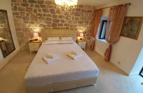 Perast Apartment | Discover Bella Vista Zmukic: Rated 9.7/10 by Guests