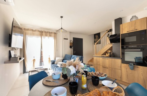 L'Isle-sur-la-Sorgue House | BELLA VITA JACUZZI! Vacation home near center private parking
